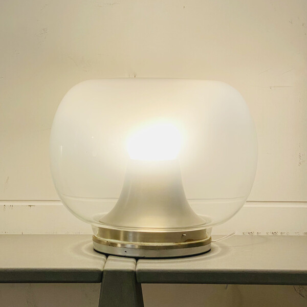 leucos table lamp